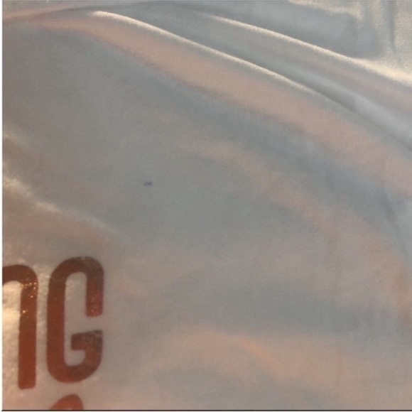 Francesca's White and Gold Foil Graphic Shirt Size 1X. - Picture 4 of 9